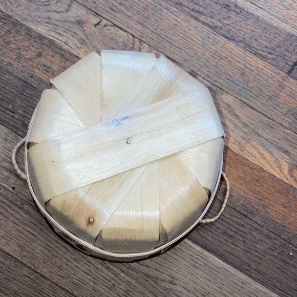 BUSHEL BASKET Small Apple Basket with Handles Holiday Holly - Picture 7 of 9